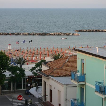 Hotel Ribot Rimini Extérieur photo