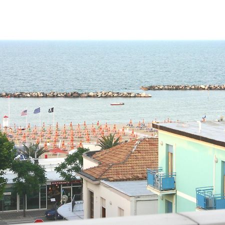 Hotel Ribot Rimini Extérieur photo