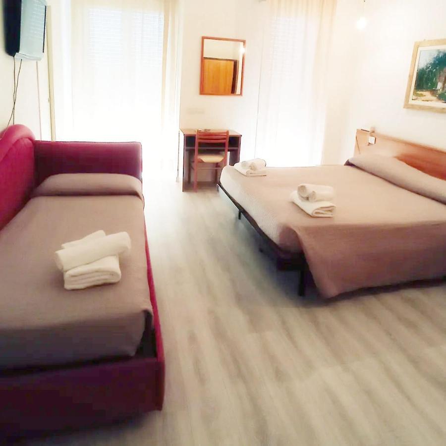 Hotel Ribot Rimini Extérieur photo