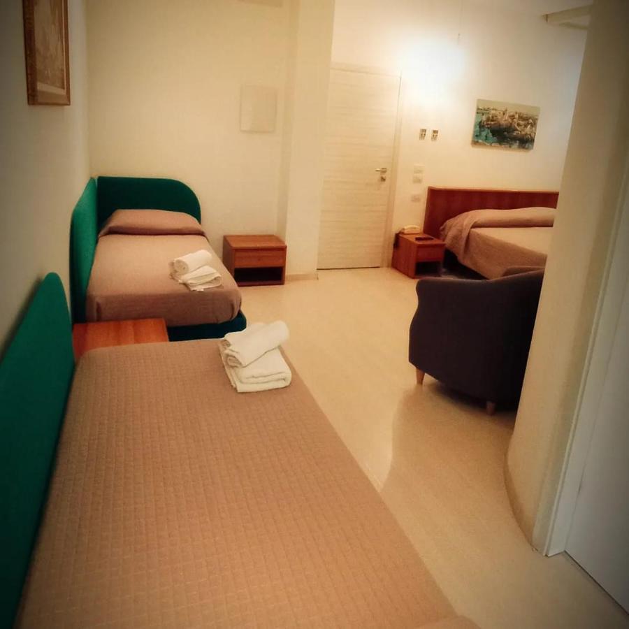 Hotel Ribot Rimini Extérieur photo