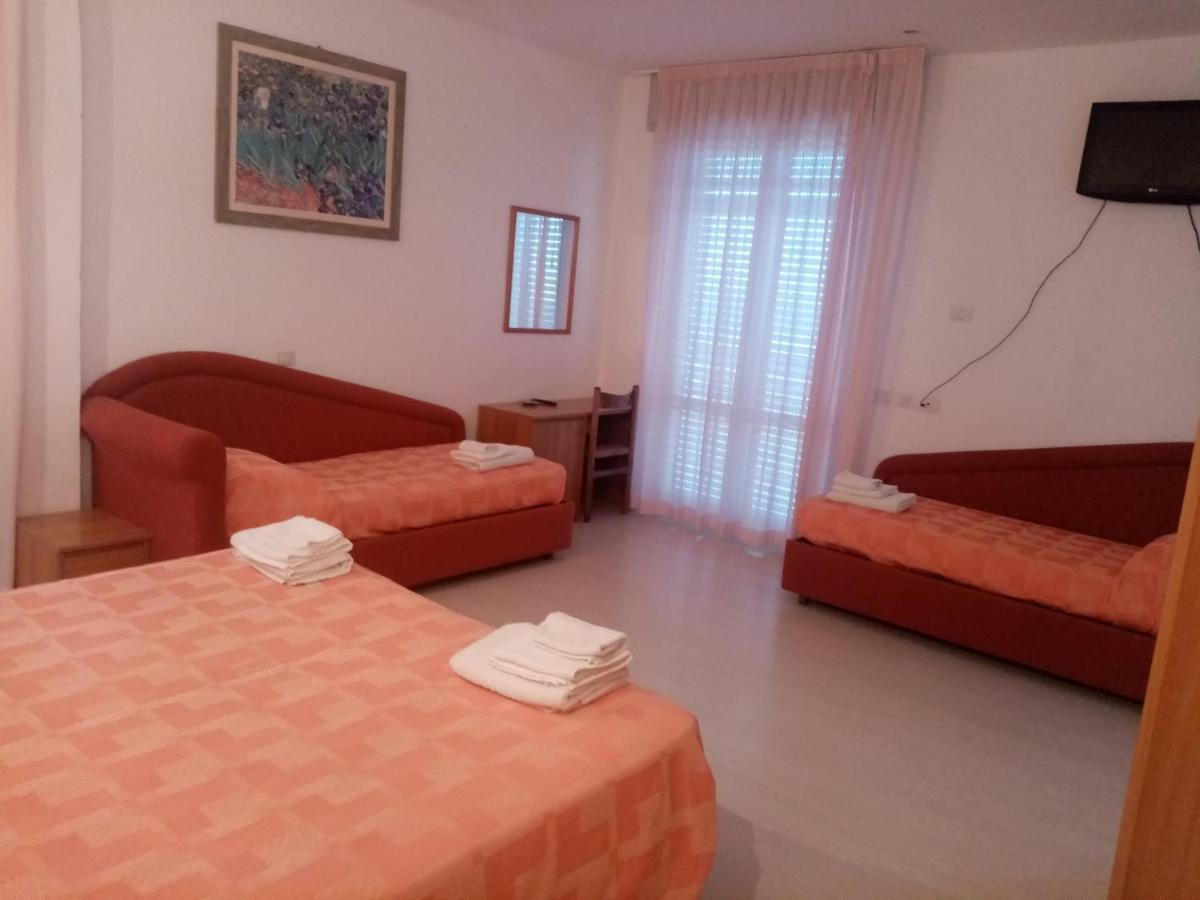 Hotel Ribot Rimini Extérieur photo