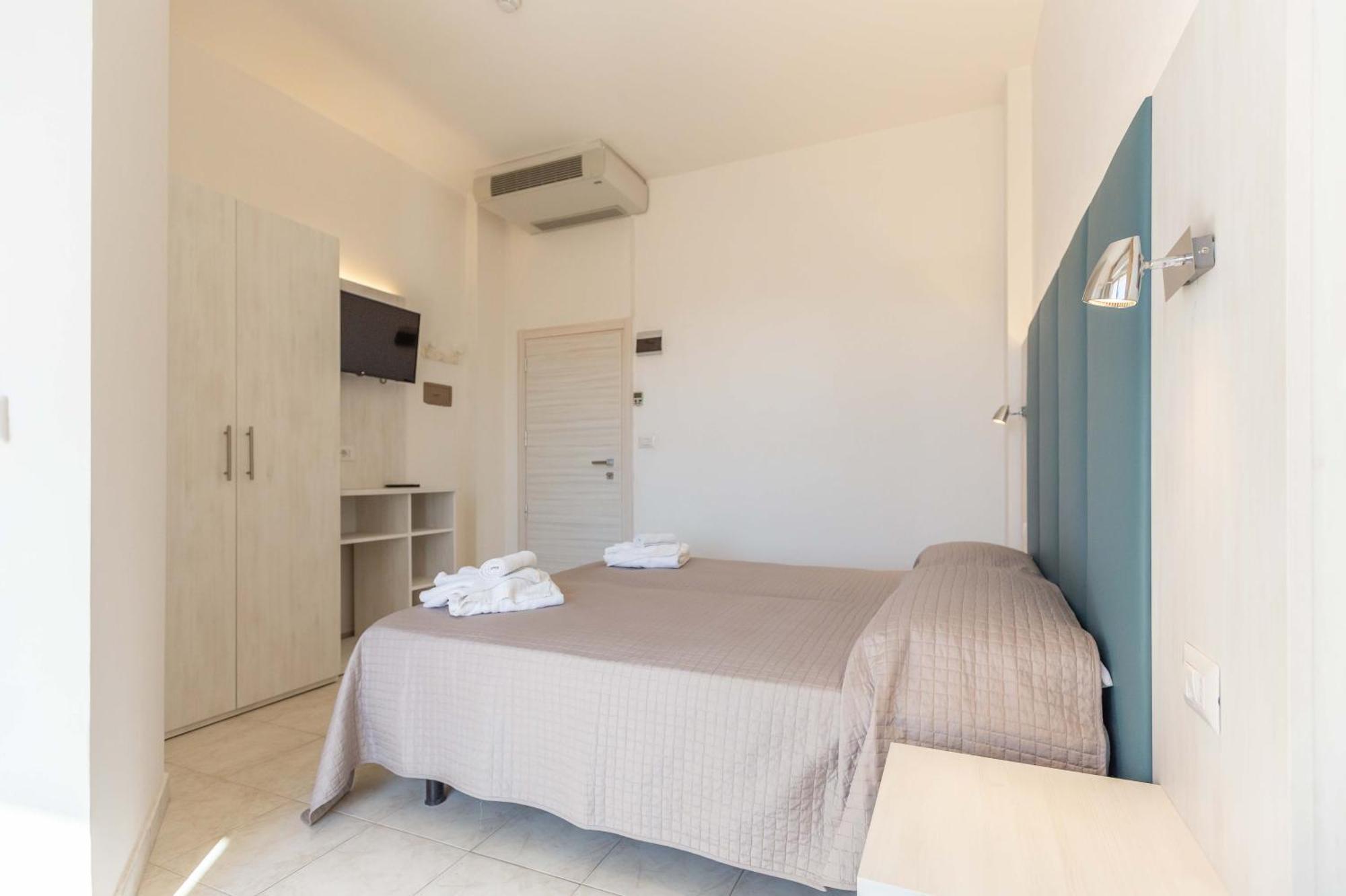 Hotel Ribot Rimini Extérieur photo