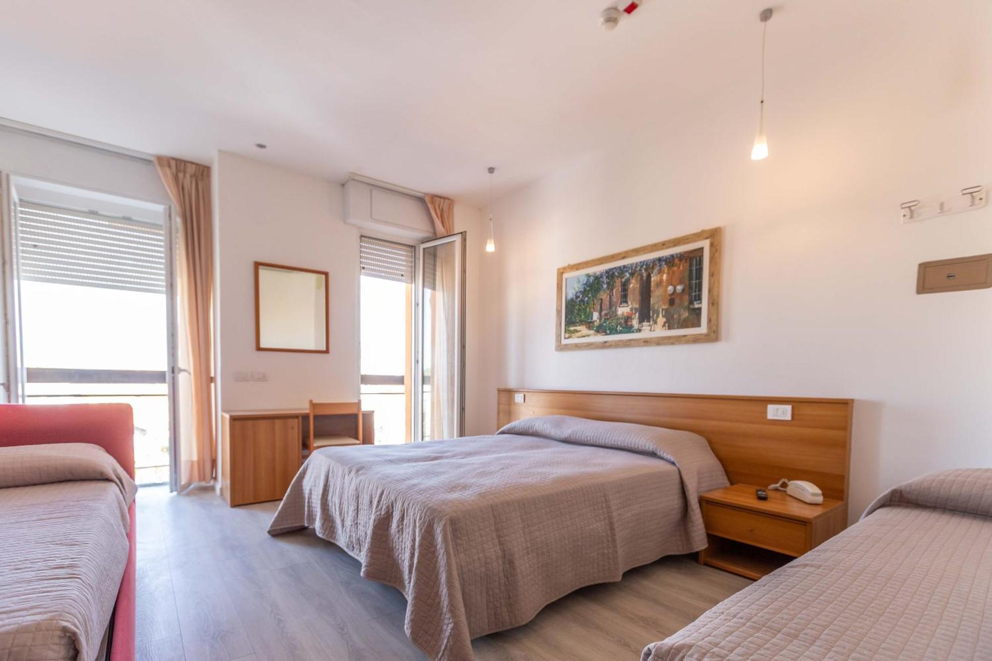Hotel Ribot Rimini Extérieur photo