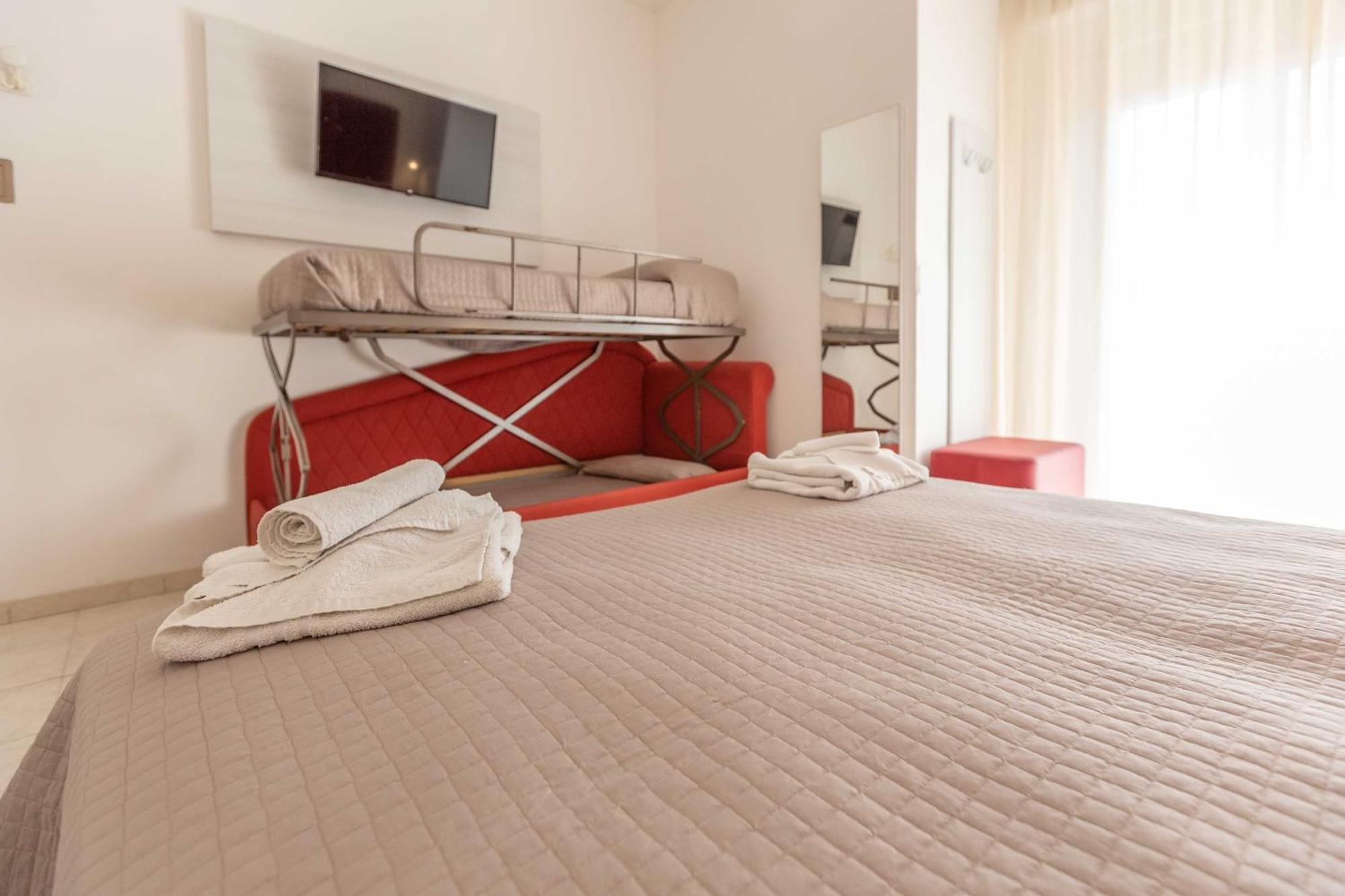 Hotel Ribot Rimini Extérieur photo