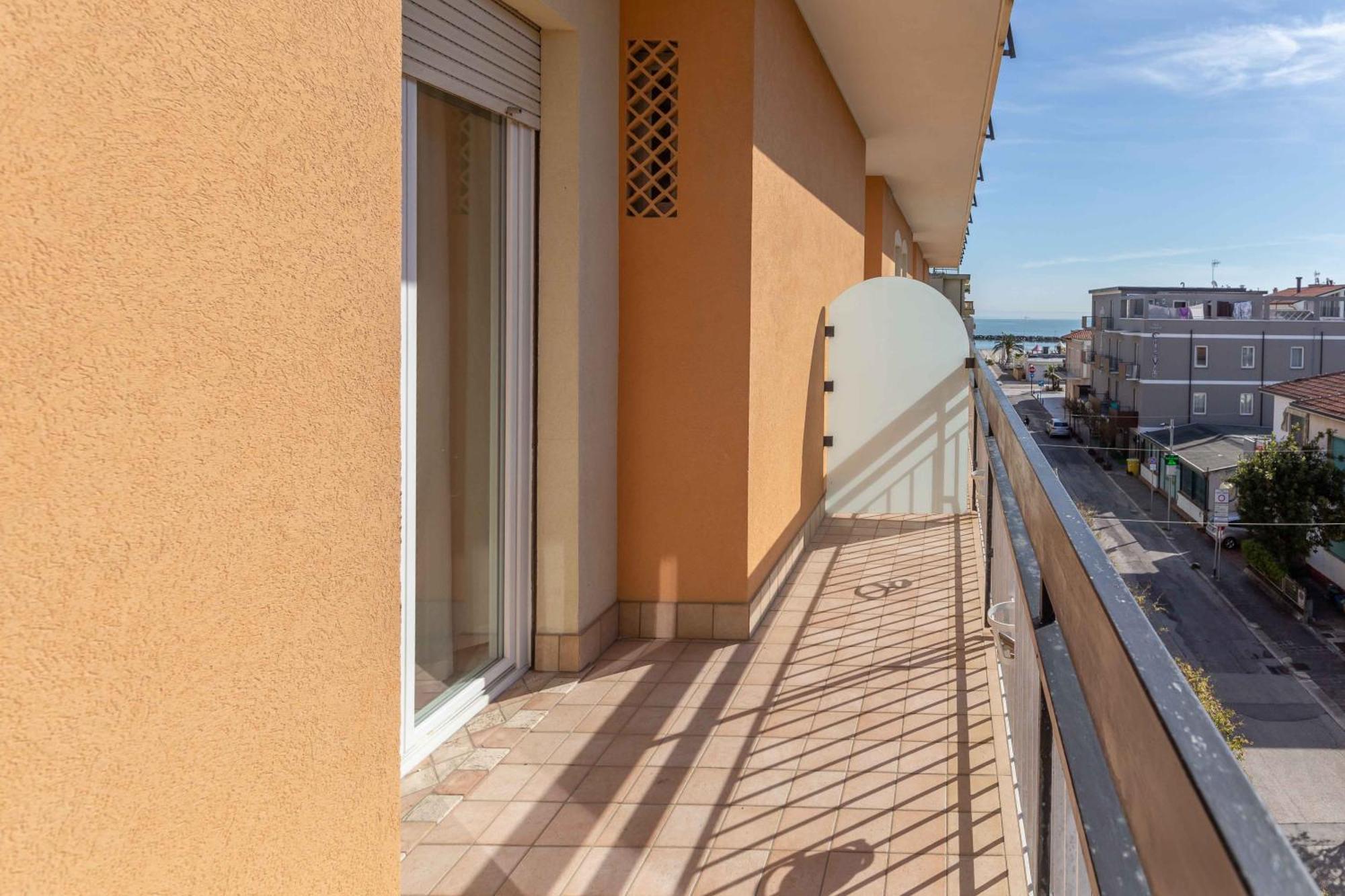 Hotel Ribot Rimini Extérieur photo