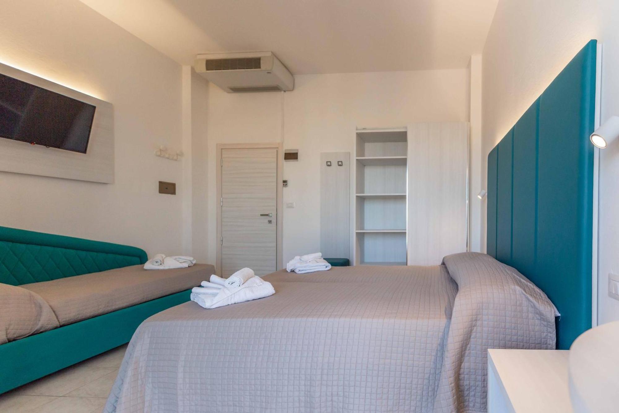 Hotel Ribot Rimini Extérieur photo