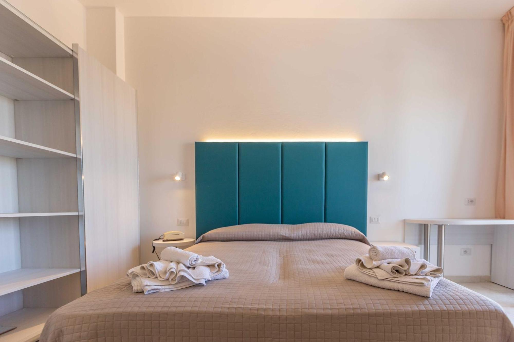 Hotel Ribot Rimini Extérieur photo