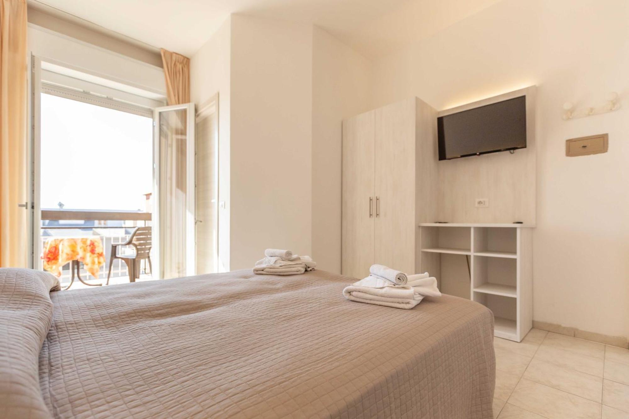 Hotel Ribot Rimini Extérieur photo