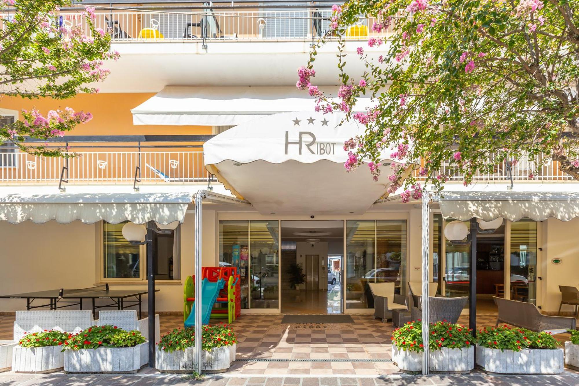 Hotel Ribot Rimini Extérieur photo