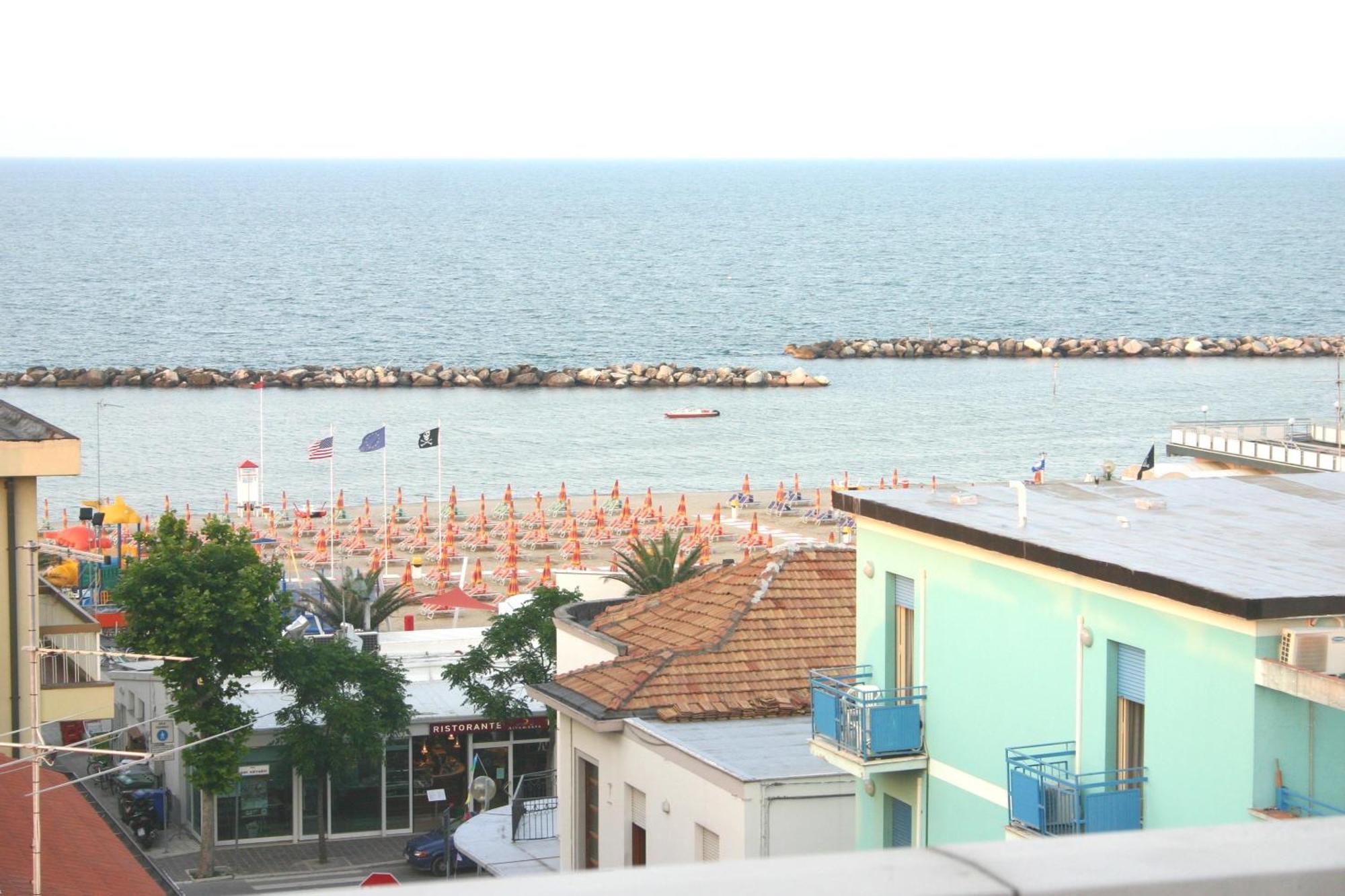 Hotel Ribot Rimini Extérieur photo